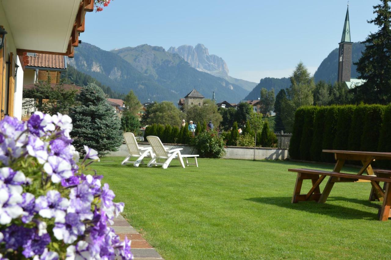Anna Apartment Pozza di Fassa Exterior photo